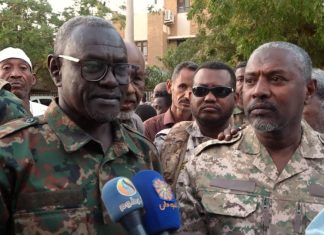 عثمان حمزة يستقبل دعم الولاية الشمالية لمواطني توتي عثمان حمزة يستقبل دعم الولاية الشمالية لمواطني توتي