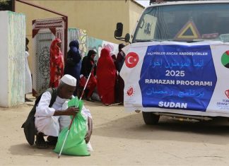 “الديانة التركي” يوزع 6 آلاف سلة غذائية في عطبرة السودانية "الديانة التركي" يوزع 6 آلاف سلة غذائية في عطبرة السودانية