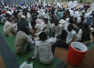 تكايا النمير تستجيب لاحتياجات المواطنين في شهر رمضان ووالي الخرطوم يشيد بالخطوة تكايا النمير تستجيب لاحتياجات المواطنين في شهر رمضان ووالي الخرطوم يشيد بالخطوة