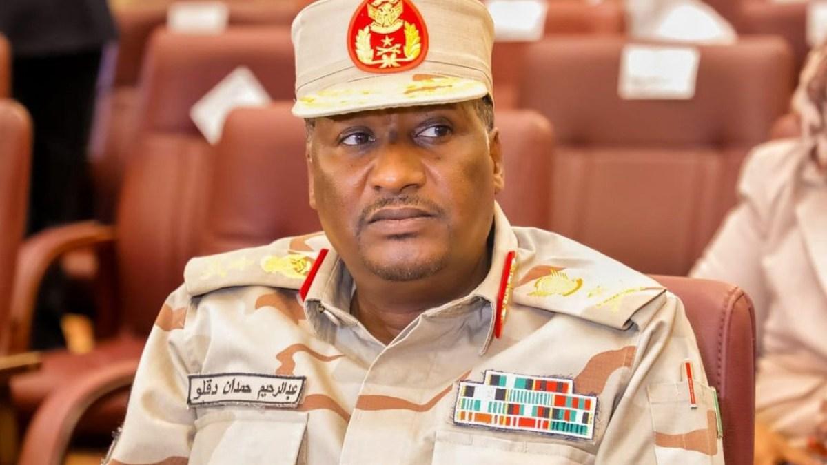 أطراف معارضة للحكومة السودانية توقع على دستور جديد بحضور دقلو والحلو أطراف معارضة للحكومة السودانية توقع على دستور جديد بحضور دقلو والحلو