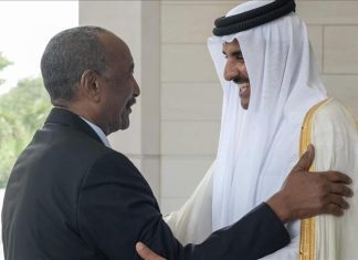 أمير قطر يبحث مع البرهان تطوير العلاقات والمستجدات الإقليمية أمير قطر يبحث مع البرهان تطوير العلاقات والمستجدات الإقليمية