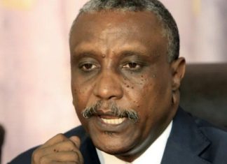 عرمان يكشف تفاصيل إعتقاله في نيروبي عقب الإفراج عنه ويطالب بالقبض على هؤلاء عرمان يكشف تفاصيل إعتقاله في نيروبي عقب الإفراج عنه ويطالب بالقبض على هؤلاء