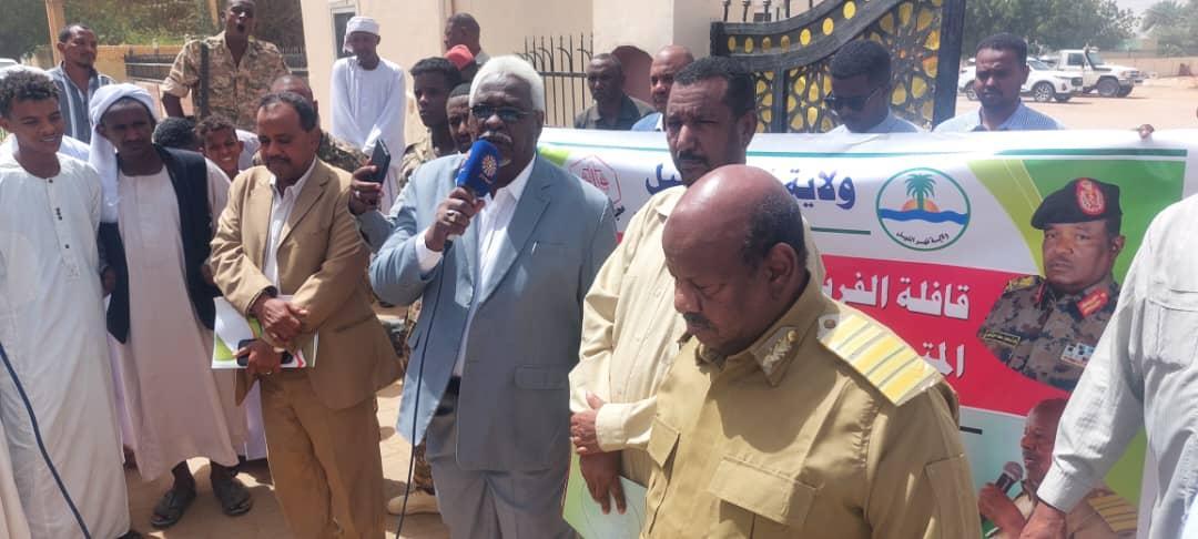 والي نهر النيل يتحدث لقافلة الفريق عبدالمحمود والي نهر النيل يتحدث لقافلة الفريق عبدالمحمود