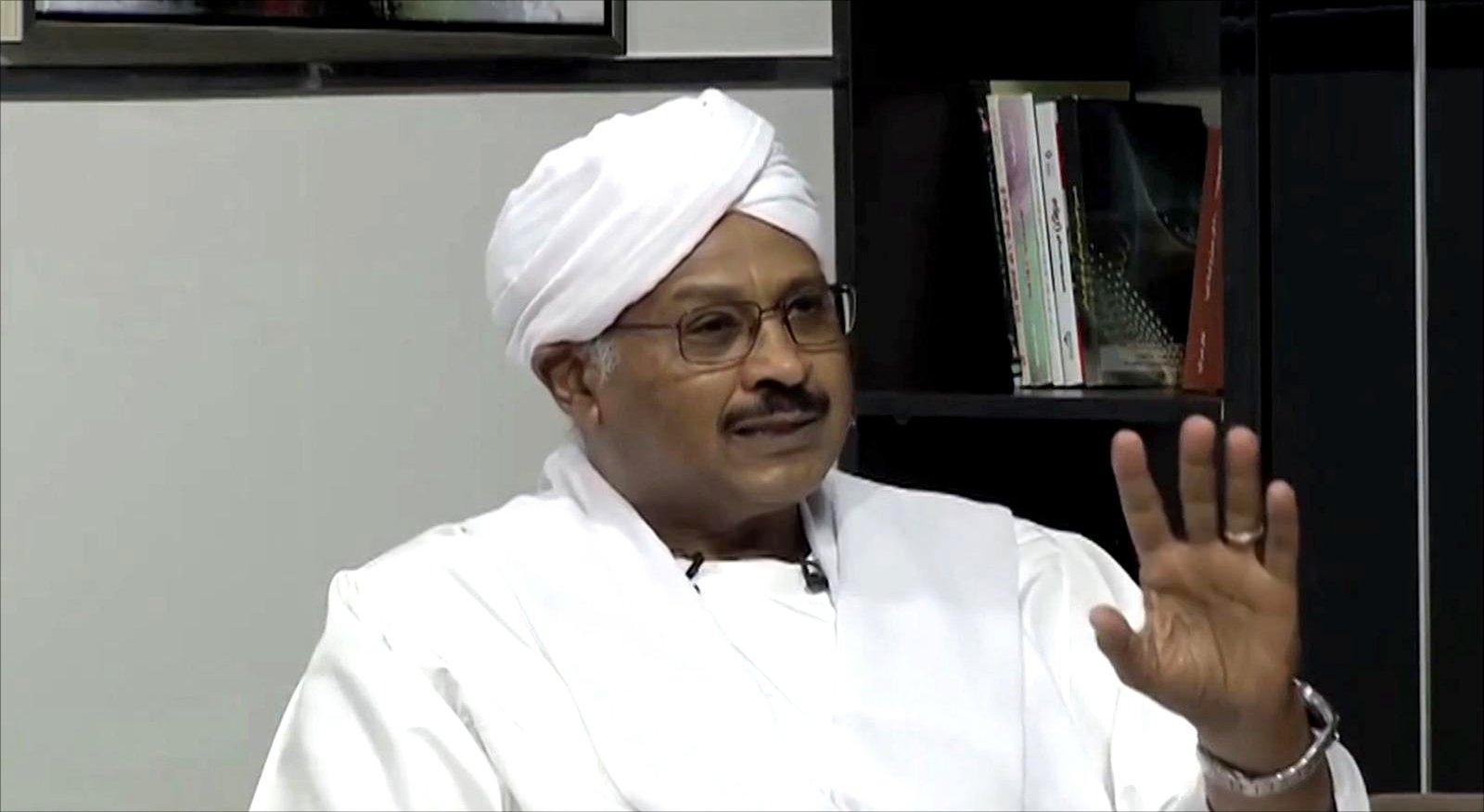 مبارك الفاضل يكشف فساد بورتسودان وسوق النحاس المسروق مبارك الفاضل يكشف فساد بورتسودان وسوق النحاس المسروق