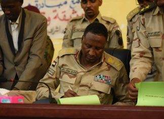 بعد خطاب “دقلو”.. هل اقترب تشكيل الحكومة الموازية؟ بعد خطاب "دقلو".. هل اقترب تشكيل الحكومة الموازية؟