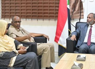 وزير الصحة المكلف يلتقي بوالي ولاية البحر الأحمر وزير الصحة المكلف يلتقي بوالي ولاية البحر الأحمر