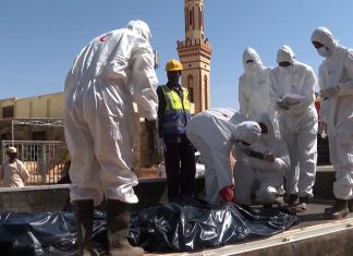 الجيش السوداني يحاصر الدعم السريع بالخرطوم والسلطات تكتشف مقبرة جماعية الجيش السوداني يحاصر الدعم السريع بالخرطوم والسلطات تكتشف مقبرة جماعية