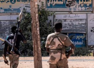 معارك عنيفة تقرّب الجيش السوداني من استعادة القصر الرئاسي معارك عنيفة تقرّب الجيش السوداني من استعادة القصر الرئاسي