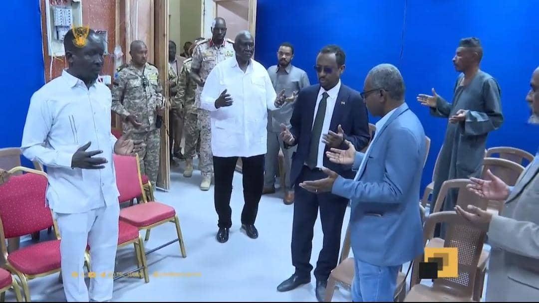نائب رئيس مجلس السيادة يقدم واجب العزاء في شهداء التلفزيون القومي نائب رئيس مجلس السيادة يقدم واجب العزاء في شهداء التلفزيون القومي