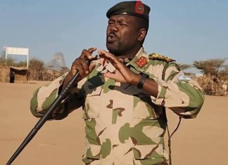 قائد حركة مسلحة في دارفور يصل بورتسودان للقتال مع الجيش قائد حركة مسلحة في دارفور يصل بورتسودان للقتال مع الجيش
