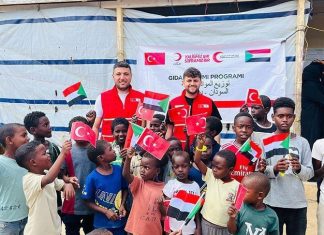 الهلال الأحمر التركي يقدّم مساعدات رمضانية لـ6 آلاف نازح بالسودان الهلال الأحمر التركي يقدّم مساعدات رمضانية لـ6 آلاف نازح بالسودان
