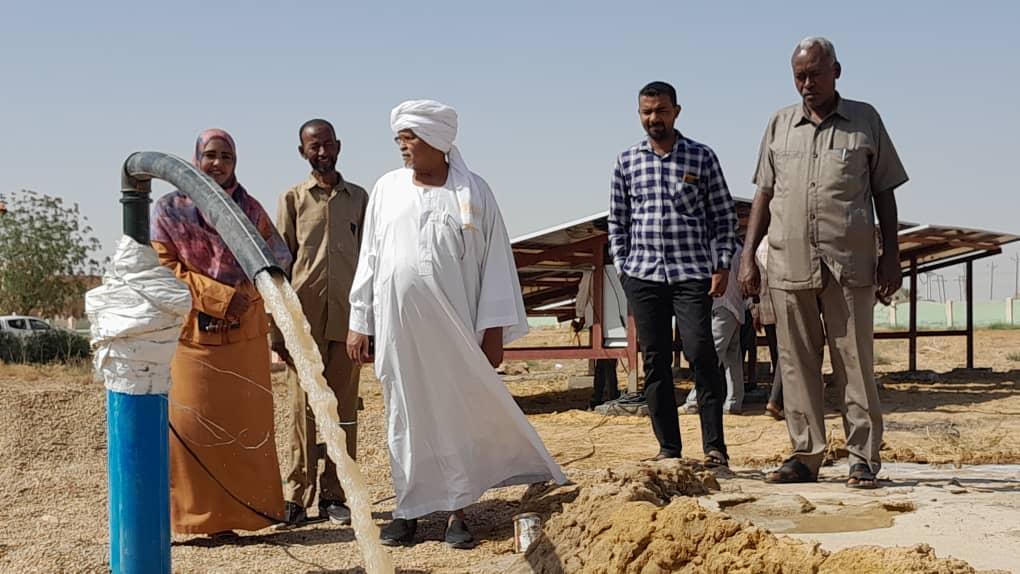 مدير عام التربية بالشمالية يدشن مشروع وحدة الري بالوزارة مدير عام التربية بالشمالية يدشن مشروع وحدة الري بالوزارة