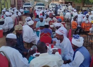 شباب دار حمر يدعمون القوات المسلحة في حرب الكرامة شباب دار حمر يدعمون القوات المسلحة في حرب الكرامة