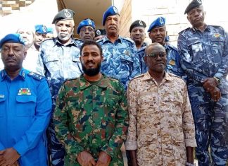وزير الشئون الدينية ووالي الخرطوم يتفقدان شرطة ولاية الخرطوم وزير الشئون الدينية ووالي الخرطوم يتفقدان شرطة ولاية الخرطوم