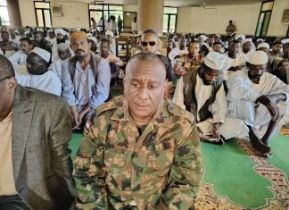 والي الجزيرة يؤدي صلاة عيد الفطر بمسجد الخواض بمدني والي الجزيرة يؤدي صلاة عيد الفطر بمسجد الخواض بمدني