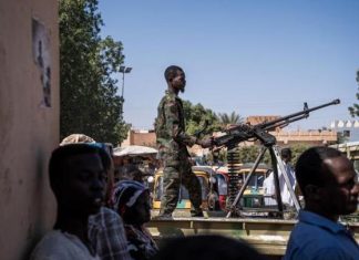 السودان: الجيش يستعيد السيطرة على “سوق ليبيا” ويحرر 4 آلاف معتقل السودان: الجيش يستعيد السيطرة على "سوق ليبيا" ويحرر 4 آلاف معتقل