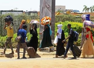 طيران الجيش السوداني ينقذ النازحين فى دارفور طيران الجيش السوداني ينقذ النازحين فى دارفور