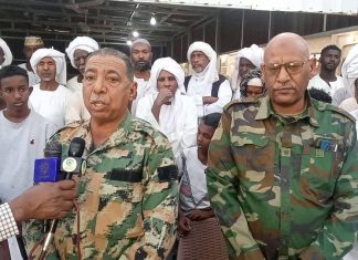 والي الشمالية يعزي أسرة الشهيد العقيد طيار معتز ابراهيم محمد حاج بكرمة والي الشمالية يعزي أسرة الشهيد العقيد طيار معتز ابراهيم محمد حاج بكرمة