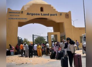 زيادة العائدين من مصر وتحركات حكومية للمعابر زيادة العائدين من مصر وتحركات حكومية للمعابر