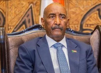 البرهان يتسلم دعوة خطية من السيسي لزيارة مصر البرهان يتسلم دعوة خطية من السيسي لزيارة مصر