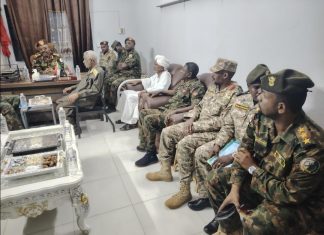 قائد الفرقة الأولى مشاة يزور اللواء الثالث بالمناقل قائد الفرقة الأولى مشاة يزور اللواء الثالث بالمناقل