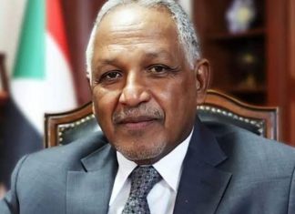 البرهان يعين رئيس وزراء ويعفي وزيري الخارجية والتعليم البرهان يعين رئيس وزراء ويعفي وزيري الخارجية والتعليم