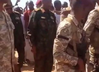 البرهان في مطار بورتسودان بعد استهدافه بمسيرات البرهان في مطار بورتسودان بعد استهدافه بمسيرات