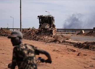 الإمارات تنفي “بشدة” تزويد أي طرف في السودان بالسلاح الإمارات تنفي "بشدة" تزويد أي طرف في السودان بالسلاح