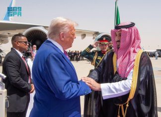 ترامب يصل السعودية في جولة تشمل قطر والإمارات ترامب يصل السعودية في جولة تشمل قطر والإمارات