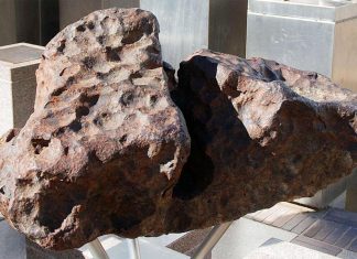 نيزك فضائي يكشف عن معادن “لم تعرفها الأرض من قبل” نيزك فضائي يكشف عن معادن "لم تعرفها الأرض من قبل"