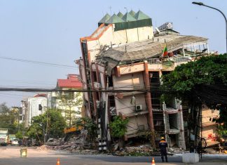 كاميرا تلتقط ما لم يشاهد من قبل.. تمزق الأرض خلال زلزال مدمر كاميرا تلتقط ما لم يشاهد من قبل.. تمزق الأرض خلال زلزال مدمر