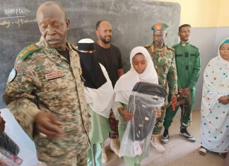 توزيع 2500 حقيبة مدرسية لأبناء شهداء الكرامة توزيع 2500 حقيبة مدرسية لأبناء شهداء الكرامة