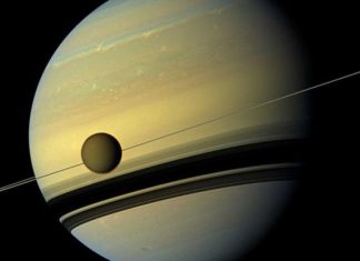 مرصد جيمس ويب يكتشف سحبا صاعدة على قمر زحل مرصد جيمس ويب يكتشف سحبا صاعدة على قمر زحل