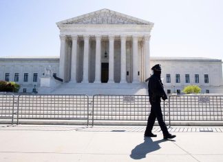 ترامب يطلب من المحكمة ترحيل المهاجرين لدول ثالثة ترامب يطلب من المحكمة ترحيل المهاجرين لدول ثالثة