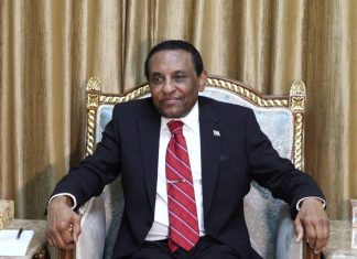 رئيس الوزراء السوداني يصدر قرارات اقتصادية وخدمية رئيس الوزراء السوداني يصدر قرارات اقتصادية وخدمية