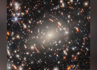 جيمس ويب يرصد “عنقود مجري” عاش قبل 4.5 مليار سنة جيمس ويب يرصد "عنقود مجري" عاش قبل 4.5 مليار سنة