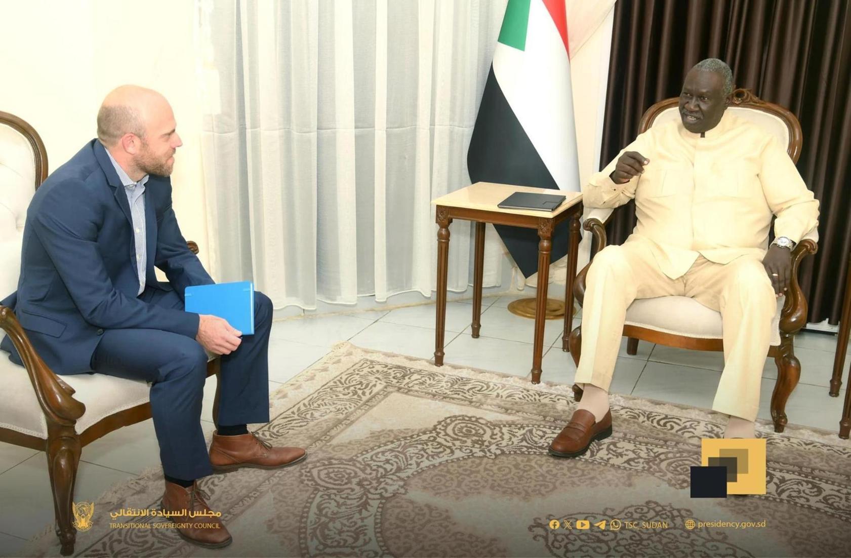 نائب رئيس مجلس السيادة يلتقي وفد برو ميدشنو نائب رئيس مجلس السيادة يلتقي وفد برو ميدشنو