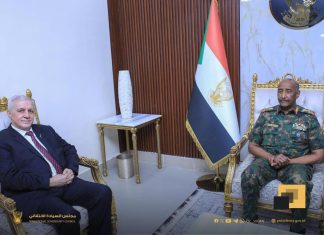 رئيس مجلس السيادة يودع السفير الفلسطيني بالسودان رئيس مجلس السيادة يودع السفير الفلسطيني بالسودان