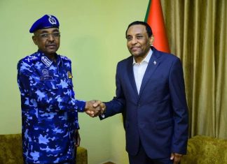 د. كامل إدريس يوجه بتأمين الخرطوم وتعزيز الشرطة د. كامل إدريس يوجه بتأمين الخرطوم وتعزيز الشرطة