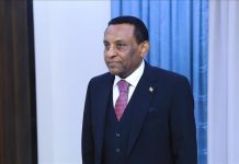 رئيس الوزراء السوداني يوجه بإجلاء رعايا بلاده من إيران رئيس الوزراء السوداني يوجه بإجلاء رعايا بلاده من إيران