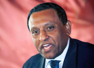 كامل إدريس الطيب رئيس الوزراء السوداني كامل إدريس الطيب رئيس الوزراء السوداني