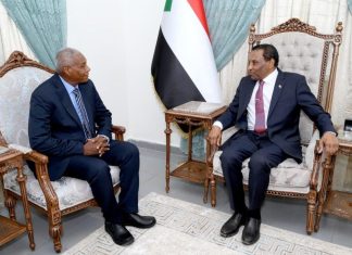 رئيس الوزراء يقف على خط الأمن الداخلي رئيس الوزراء يقف على خط الأمن الداخلي