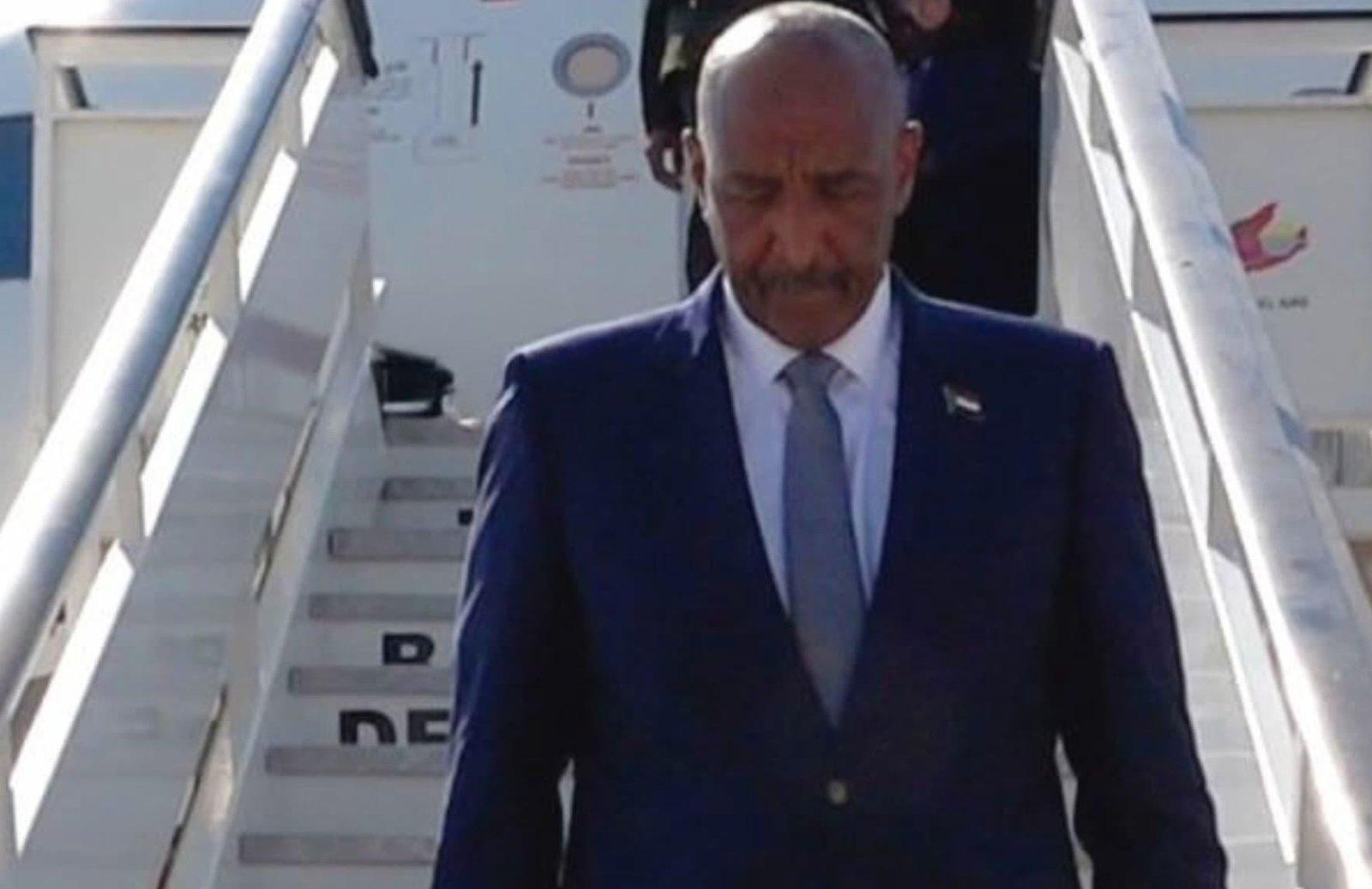 البرهان ماذا يفعل في إسبانيا؟ البرهان ماذا يفعل في إسبانيا؟