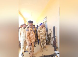 وزير الداخلية يتفقد قوات الاحتياطي المركزى ويشيد وزير الداخلية يتفقد قوات الاحتياطي المركزى ويشيد