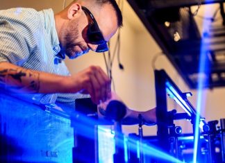 مادة كمومية ثورية تمهد الطريق لأجهزة إلكترونية أسرع ألف مرة مادة كمومية ثورية تمهد الطريق لأجهزة إلكترونية أسرع ألف مرة