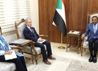 التقى وفدا أمميا.. إدريس يشدد على ضرورة إنقاذ مواطني الفاشر التقى وفدا أمميا.. إدريس يشدد على ضرورة إنقاذ مواطني الفاشر