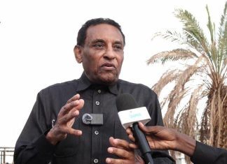 كامل إدريس يبشر الشعب السوداني من أرض الجيلي كامل إدريس يبشر الشعب السوداني من أرض الجيلي