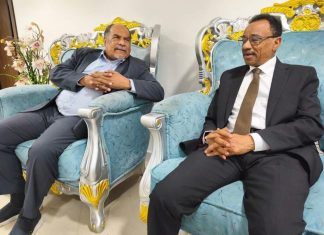 وزير مُعيّن حديثًا يصل البلاد وزير مُعيّن حديثًا يصل البلاد