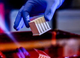 ابتكار بلاستيك ينقل الحرارة بكفاءة أعلى من الفولاذ ابتكار بلاستيك ينقل الحرارة بكفاءة أعلى من الفولاذ