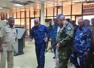 إبراهيم جابر يطمئن على قلب الخرطوم النابض إبراهيم جابر يطمئن على قلب الخرطوم النابض